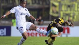 altText(Amarillas en Peñarol y Nacional al momento)}