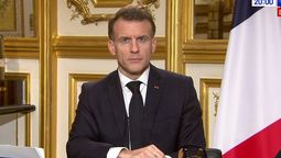 Emmanuel Macron brindó a las 20:00 (hora local) un discurso donde comunicó que defenderá a sus amigos y enviará su portaaviones nuclear al mediterráneo para asegurar la circulación por el Canal de Ormuz.&nbsp;