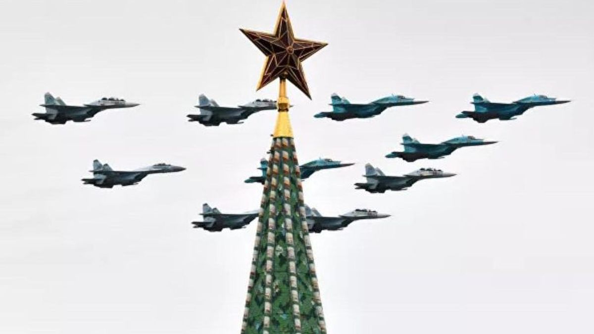 Con un desfile aéreo, Rusia celebró los 75 años de la derrota del fascismo