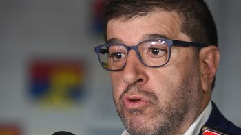 El Frente Amplio marca distancia de un eventual acuerdo para recibir deportados de Estados Unidos