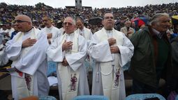 altText(Millares de personas en la beatificación de Jacinto Vera)}