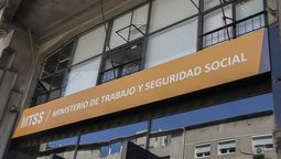 altText(M24: hubo reunión tripartita y APU exigió garantías de créditos laborales)}