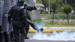 altText(Denuncian en Ecuador brutal represión contra manifestantes antigubernamentales)}
