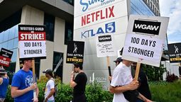 altText(Guionistas reclaman regulación de Netflix, Disney y Amazon)}
