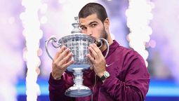 altText(US Open: Carlos Alcaraz se quedó con el trofeo y volvió a lo más alto del ranking)}