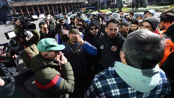 Trabajadores de la pesca en conflicto.
