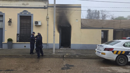 altText(Incendio en un residencial de adultos mayores dejó un fallecido y varios heridos)}