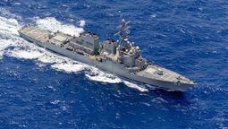 La Marina de EEUU detuvo un petrolero en el Caribe.