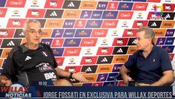 altText(Jorge Fossati le paró el carro a periodista peruano en vivo)}