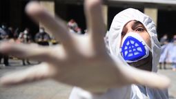 altText(«Gracias por los aplausos, pero necesitamos que nos cuiden», carta de un trabajador de la salud.)}