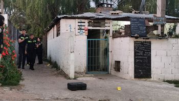Mujer fue asesinada de dos tiros en la cabeza cuando estaba en la puerta de su comercio en la Cruz de Carrasco