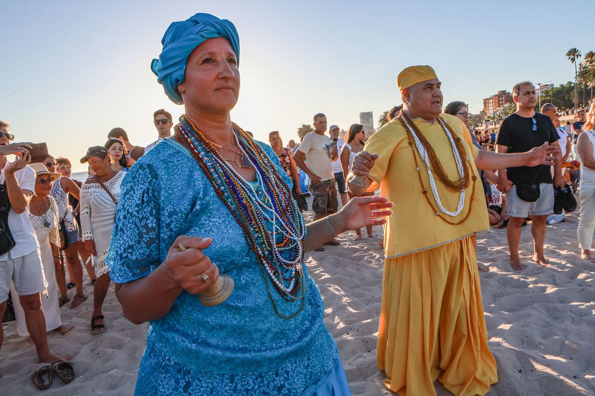 Celebración de Iemanjá en playa Ramirez. 