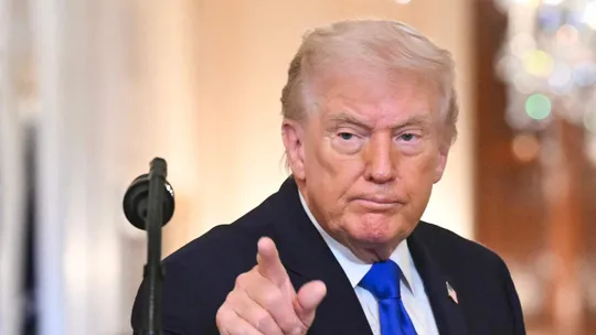 Trump confirma participación de EE.UU en los ataques a Irán.