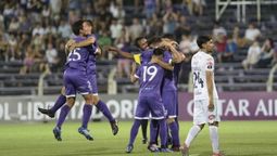 altText(Defensor con equipo pronto para visitar a Peñarol)}