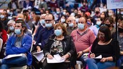 altText(El FA delibera para construir «un Frente más amplio»)}