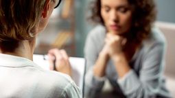 altText(Cifras alarmantes: 35% de los jóvenes declara sentirse muy solo)}