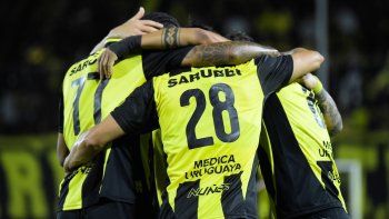 Peñarol baraja nombres para incorporar un 9 a mitad de año