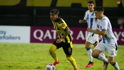 altText(Peñarol goleó a Cerro Largo y pasó a la fase de grupos de la Sudamericana)}