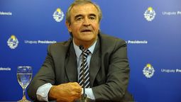 altText(Conmoción y pesar: la dirigencia política uruguaya despide a Jorge Larrañaga)}