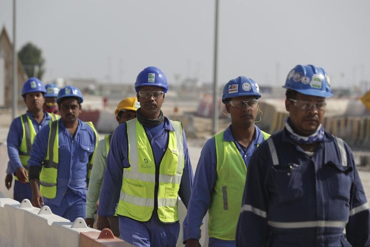 Qatar se vacía de trabajadores precarizados.
