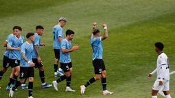 altText(Uruguay debutó con triunfo y dejó algunas dudas)}