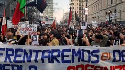 altText(Estudiantes recordaron a sus mártires reclamando presupuesto)}