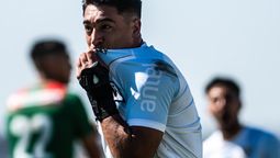 altText(El clásico de la villa terminó en empate 2-2)}