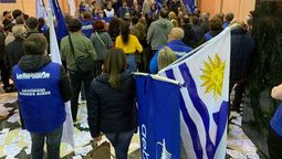 altText(AEBU entregó nota a Lacalle Pou para mediar ante el Citibank)}