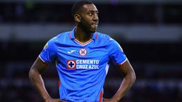 altText(Bentancur pidió 50.000 dólares por mes para Carneiro)}