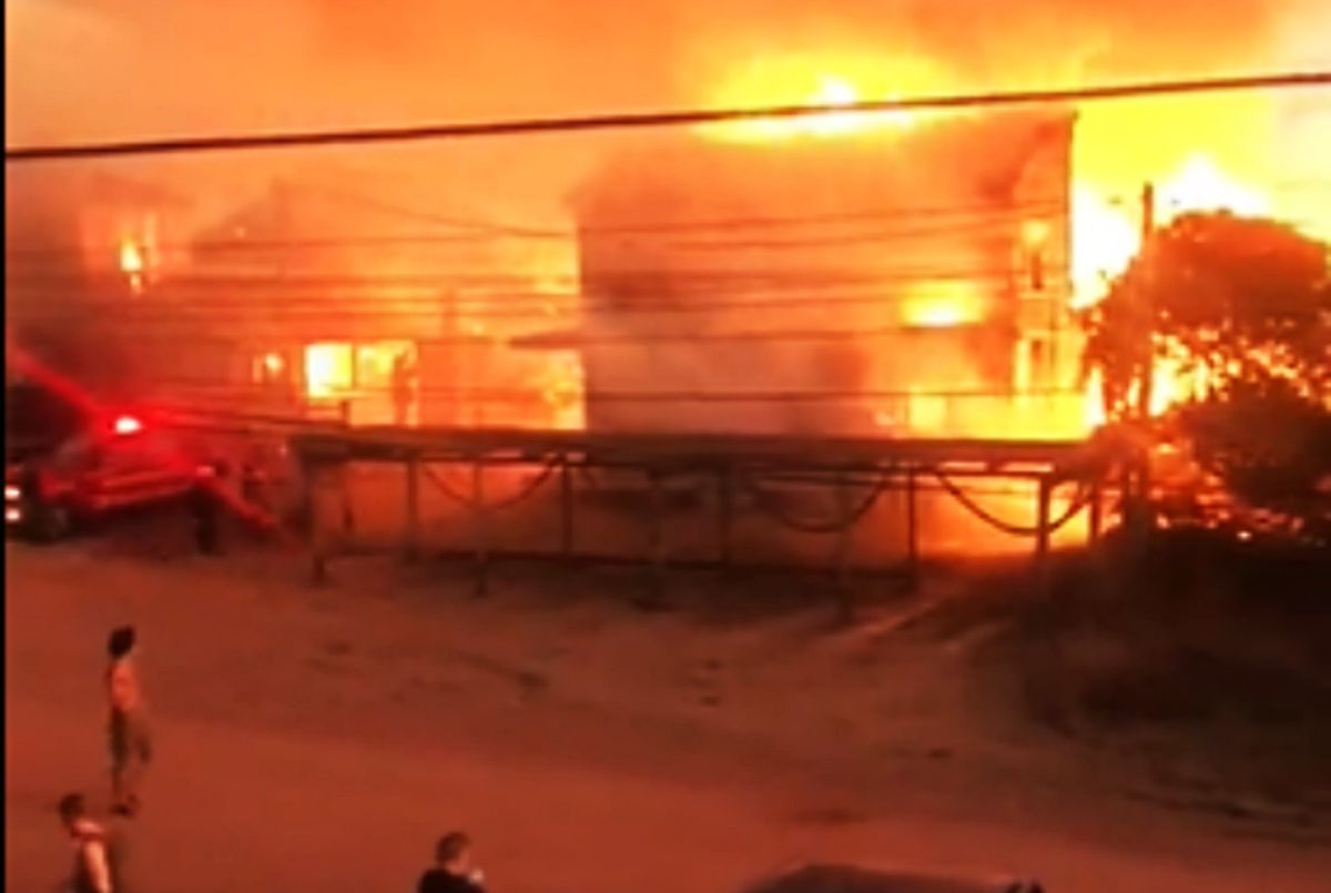 Incendio en Punta del Diablo afectó a varias cabañas