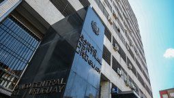 altText(La economía cayó un 2,5% según el Banco Central )}