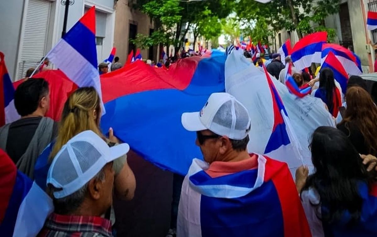 El Frente Amplio desplegó su militancia en las calles.