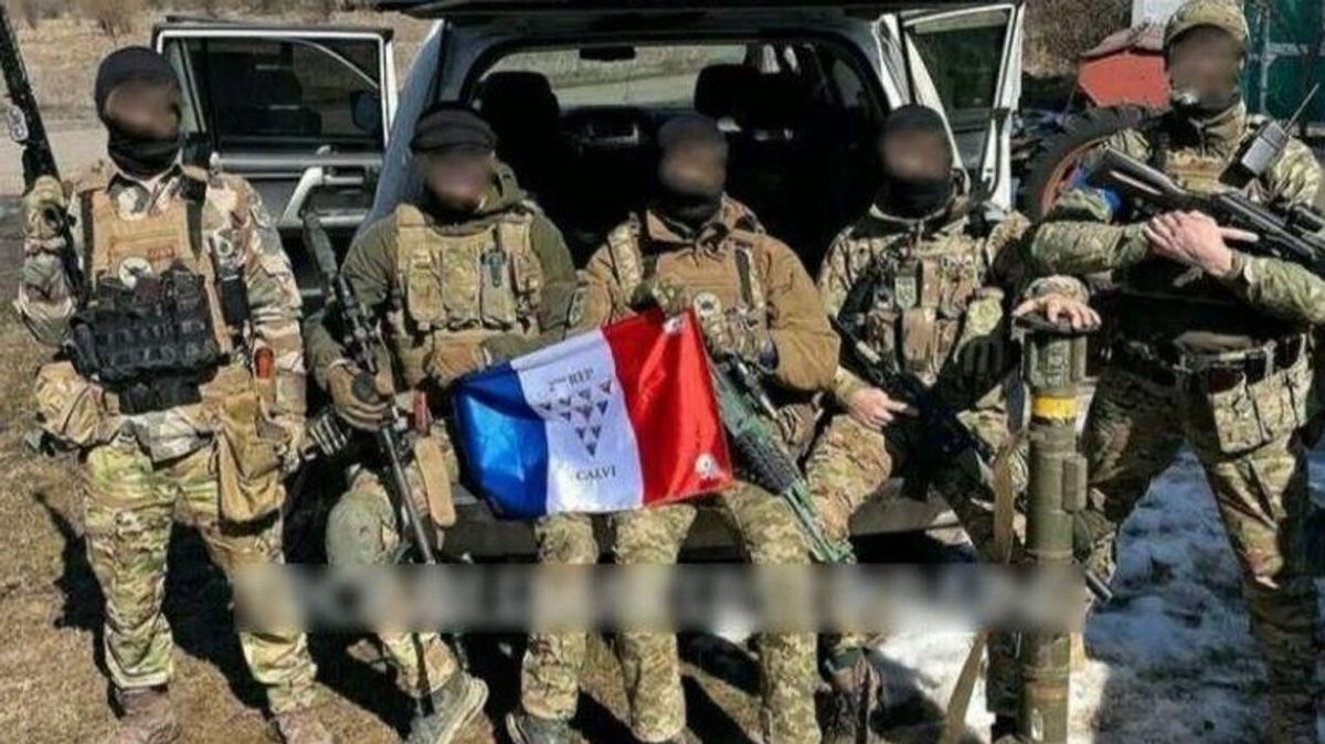 Mercenarios franceses combaten en el ejército de Ucrania.