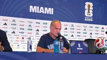 Debuta Uruguay y Bielsa no tiene ningún secreto: Viñas se mete en el once