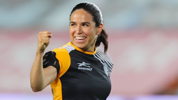 altText(Seis árbitras en el Mundial de Qatar 2022)}