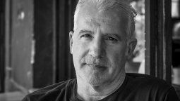 altText(Gabriel Peluffo, el tango y una pesadilla con once fantasmas celestes)}