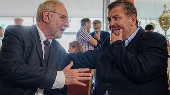 El presidente y vicepresidente de Nacional, Ricardo Vairo y Alex Saúl.