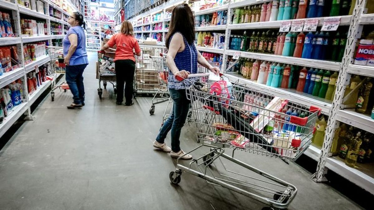Consumo: caída del 7% en diciembre, en supermercados independientes y autoservicios