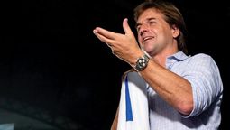 altText(Juntan miles de firmas para que Lacalle Pou presente su ley de urgente consideración)}