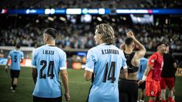 altText(Problemas en el avión retrasaron la llegada de Uruguay a Charlotte)}