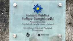altText(Declararon la escuela Sanguinetti como Monumento Histórico Nacional)}