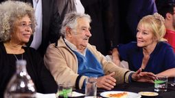 altText(Mujica: “Nos dimos cuenta de que en EEUU había un mundo hermano»)}