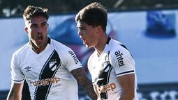 altText(Danubio ganó y se pone a tiro de Racing)}