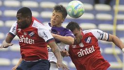 altText(Nacional le ganó a Fénix en los descuentos y con polémica)}