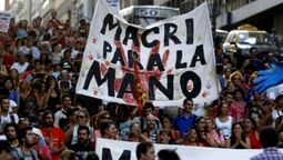 altText(Riesgo país de Argentina sube 6% y supera los 1.900 puntos)}