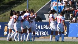 altText(Con gol en la hora Nacional se quedó con el clásico femenino)}