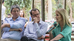 altText(Cosse respondió a críticas sobre la recolección de basura)}