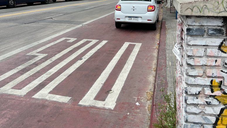 Desde el jueves 15 fiscalizan el carril Solo Bus con cámaras y aplicarán multas de hasta 3 UR