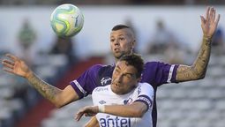 altText(Nacional le ganó a Fénix quedando primero solo)}