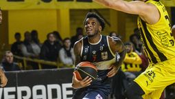 altText(Defensor Sporting sorprendió a Peñarol y Aguada se puso 2-1)}